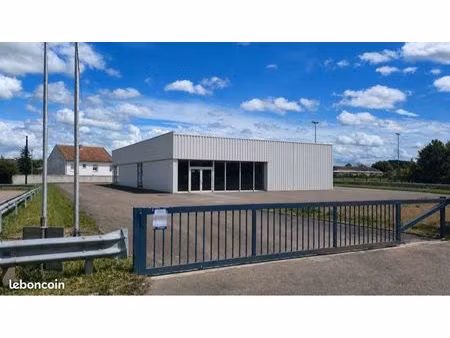 local commercial idéalement situé fort potentiel