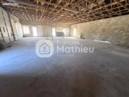 local commercial 341 m² salornay-sur-guye