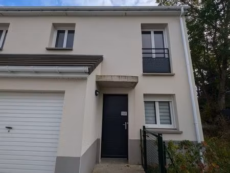 maison t4 de 81 m² avec garage  terrasse et jardin