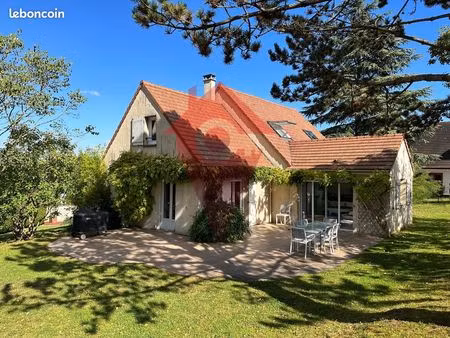 propriété 6 pièces 145 m²