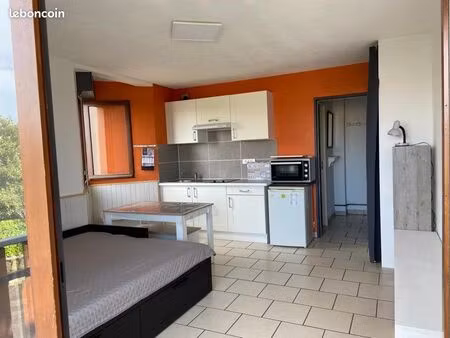 t1 meublé lumineux avec balcon et parking – dax