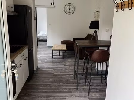 t2 plain-pied rénové avec jardin – labrit (40420)