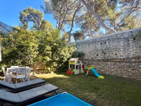 f4 entièrement meublé et équipé  3 chambres dont une suite parentale  wc séparés  jardin  
