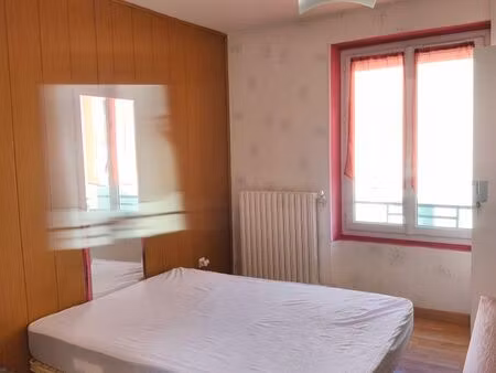 chambre meublée