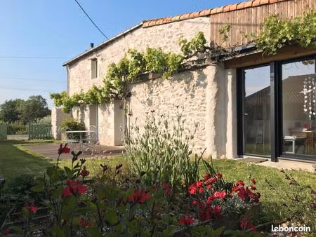 belle maison en pierre - 3 chambres - le bignon / les sorinières