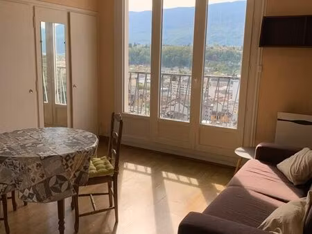 studio dans ancien hôtel + piscine – vue dégagée