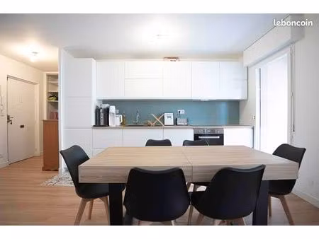 appartement à saxe gambetta