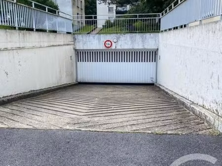 parking 15 m² domont