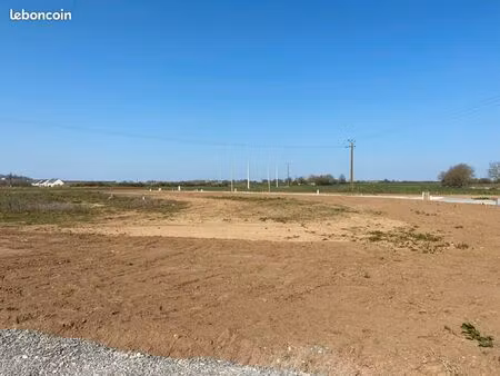terrain 702 m² vion