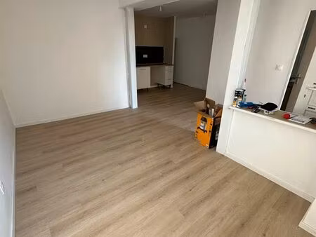 maison divisée en 2 appartements
