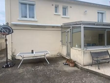 maison à vendre avec véranda et jardin