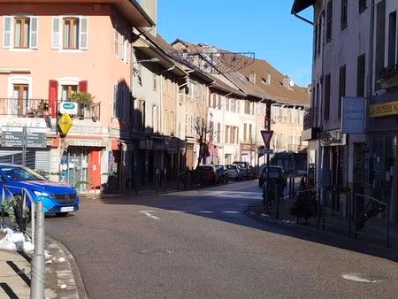 centre ville faverges f3