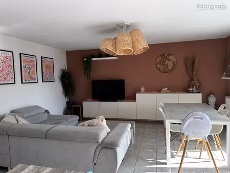 t3 lumineux 64 m² – balcon 12 m² – parking – aucun travaux – rumilly