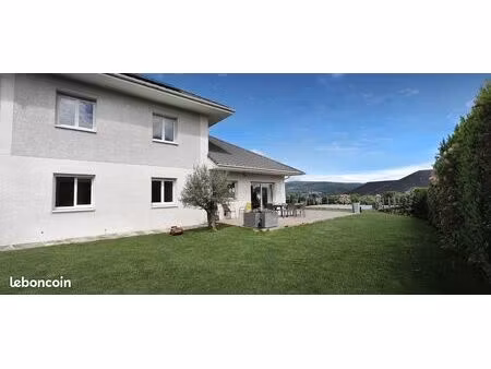 villa 7 pièces 138 m²