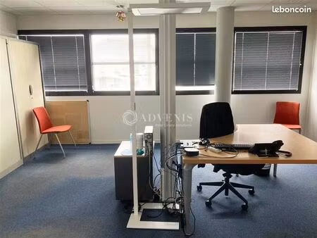 bureaux 685 m²