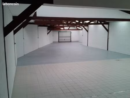 elocal d activite avec bureau 295 m2 et terrainntrepot 300 m2 proche rocade la pointe