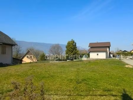 terrain 696 m² chambery