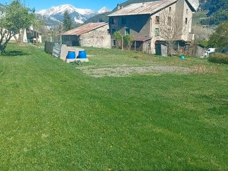 terrain constructible loutraz