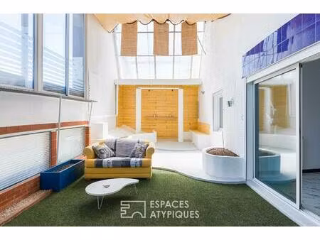loft de style industriel et son atrium lumineux