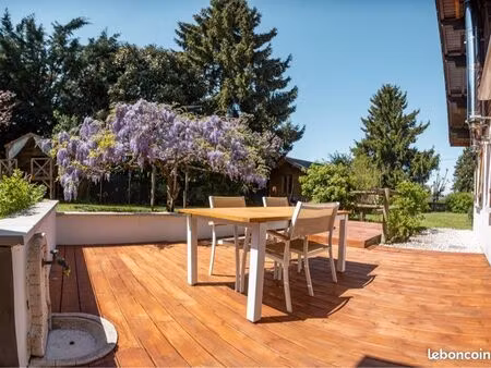 t3 rez-de-jardin avec beaux extérieurs