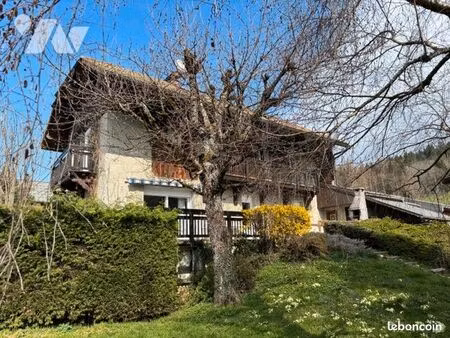 maison 7 pièces 147 m²