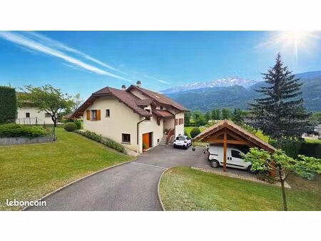 villa 4 pièces 115 m²