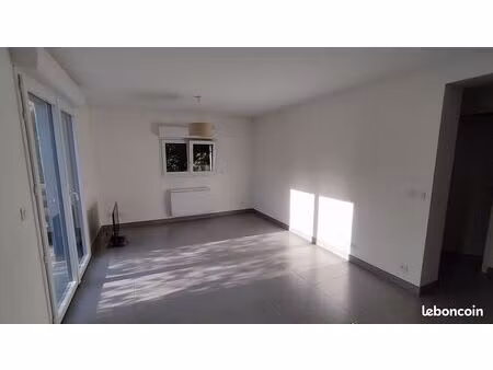 location t2 avec terrasse et parking – saint-jeoire-prieuré (73190)