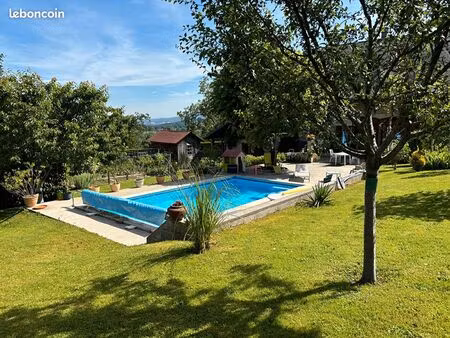 maison 6 pièces 165 m²