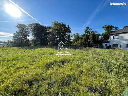 terrain 806 m² eslettes