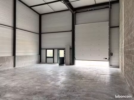 local commercial 200m²
