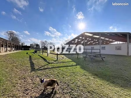 maison 2 pièces 1 500 m²