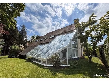 maison 7 pièces 230 m²
