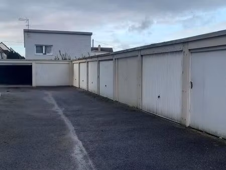 parking/box 10 m² rouen