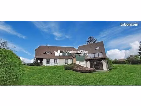 maison 10 pièces 226 m²
