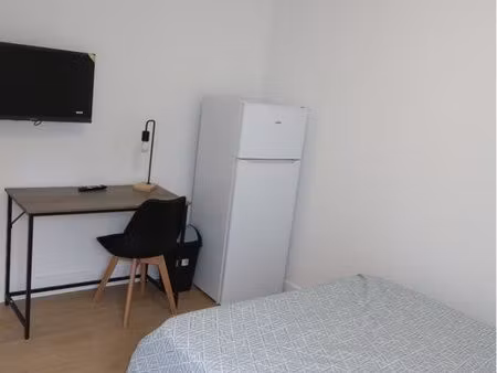 location de belle chambre meublée éligible caf/apl à dammarie-les-lys
