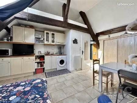 studio 1 pièce 26 m²