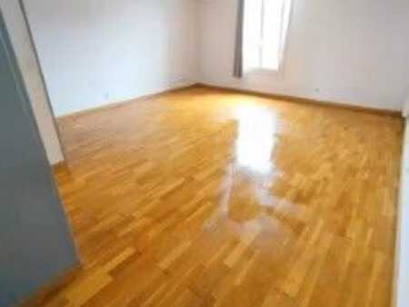spacieux studio 43 82 m2