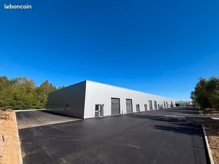 local industriel 1 440 m²