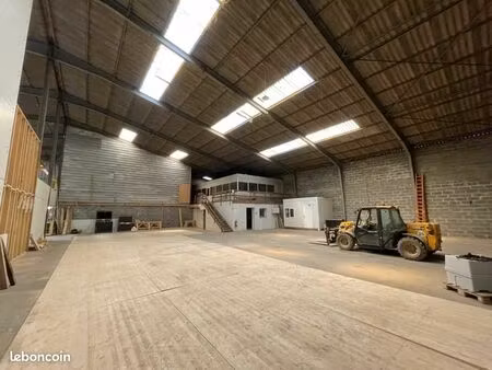 local industriel 500 m²
