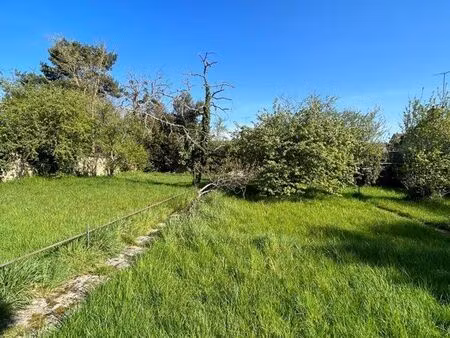 terrain constructible 694m2
