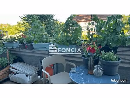 2p avec balcon et parking dans résidence récente