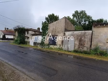 vente maison 3 pièces 80 m² à gondeville (16200)  49 000 €