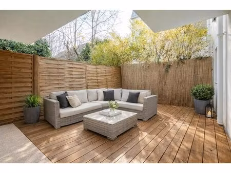 appartement moderne avec jardin privatif