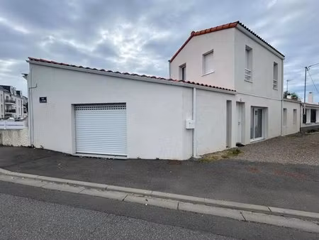 maison de 4 pièces de 80 m² à les sables-d'olonne
