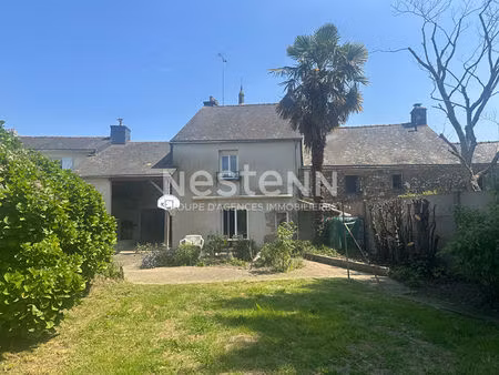 centre bourg  pas de travaux  2 chambres  greniers  garage et 500 m² de terrain clos  sans