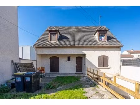 maison de 7 pièces de 120 m² à saint-denis