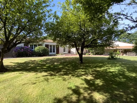 maison 7 pièces - 262 m²