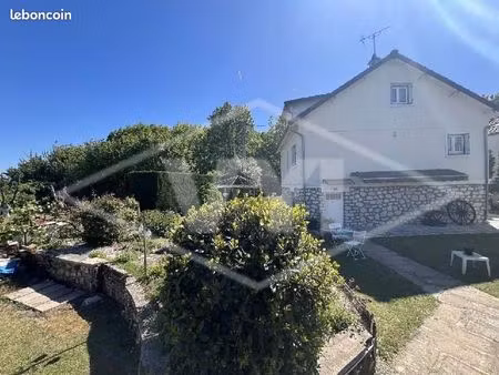 pavillon 7 pièces 130 m²