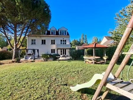 maison familiale avec vue sur lac