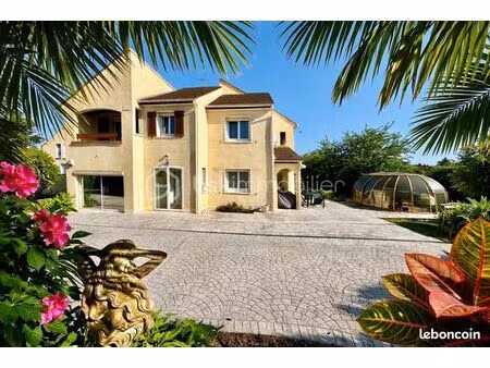 maison 8 pièces 185 m²